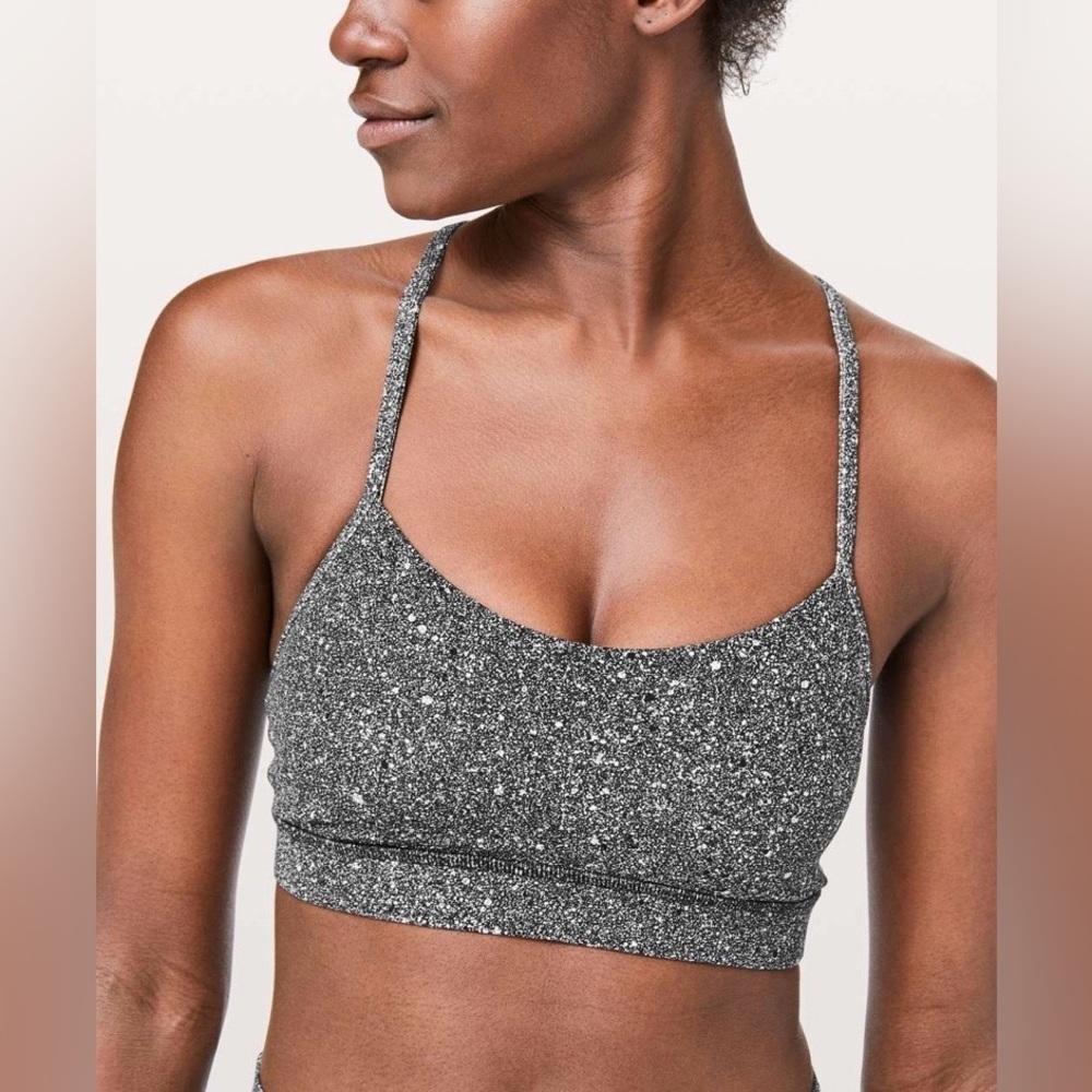 Lululemon Flow Y Bra *Nulu
Luminesce Splatter White Black size 6 EUC